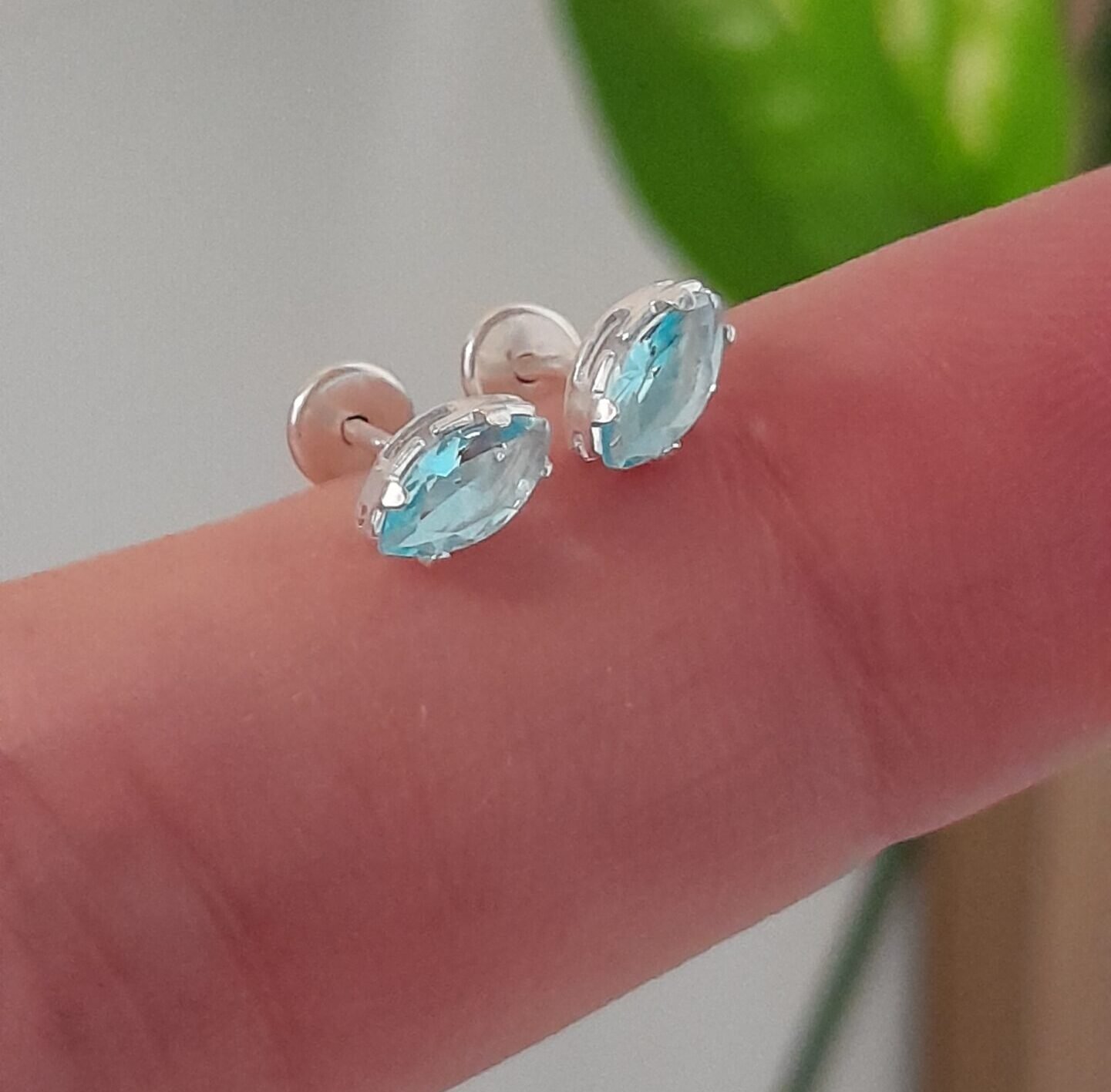 Aros Abridores brillo mini oval cristal celeste – Plata 925 - Image 2