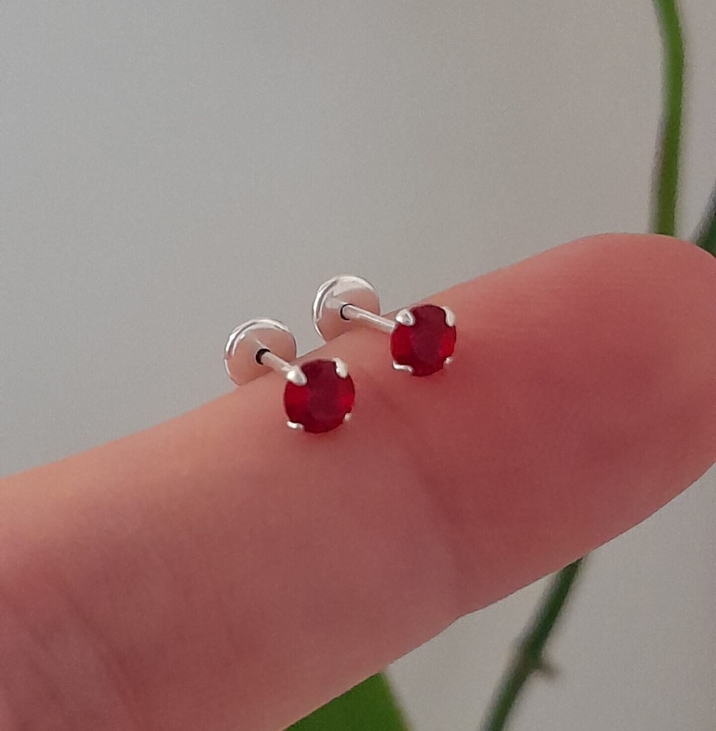 Aros Abridores mini brillo rojo – Plata 925