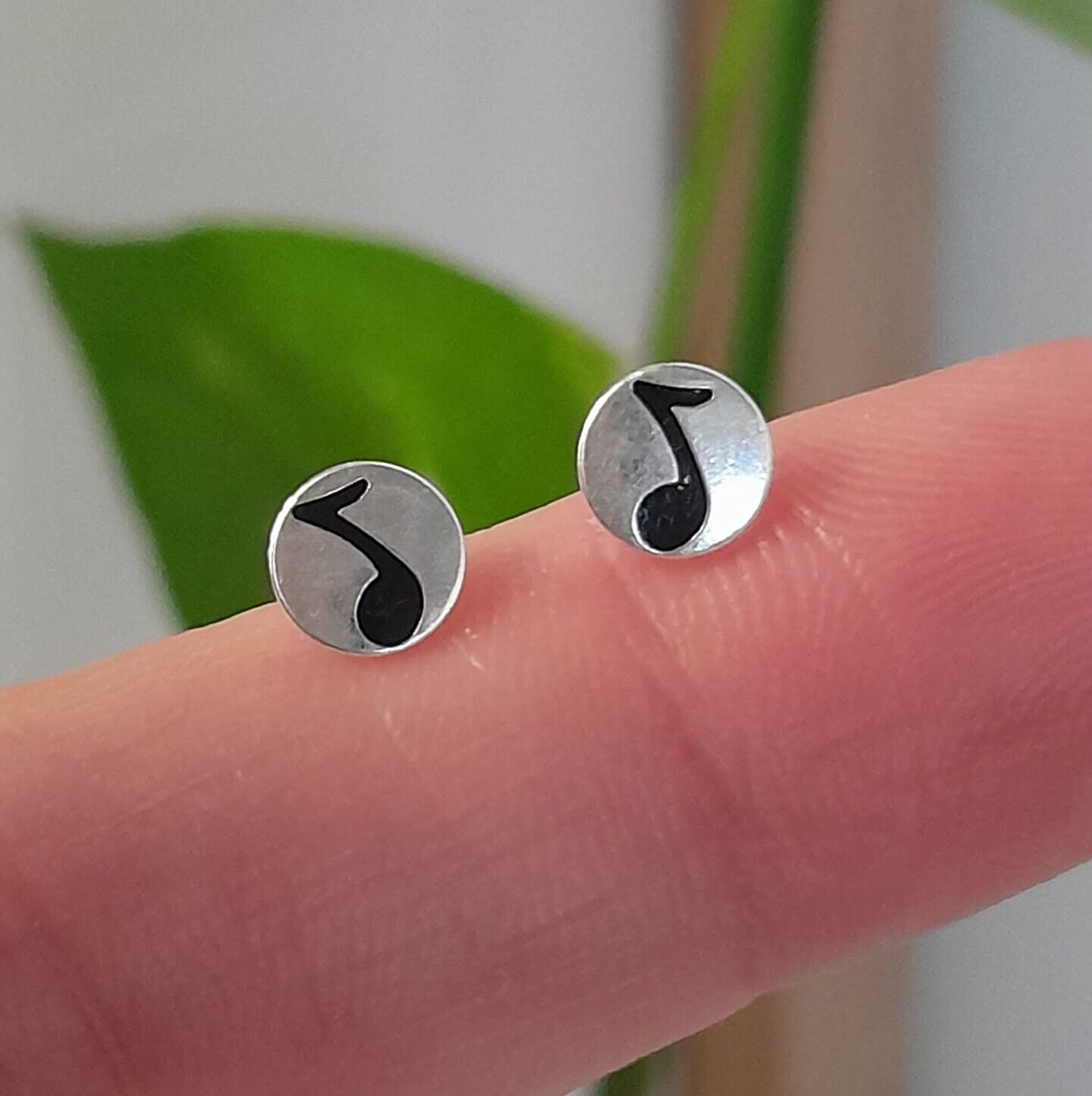 Aros Abridores Esmaltados corchea negro – Plata 925