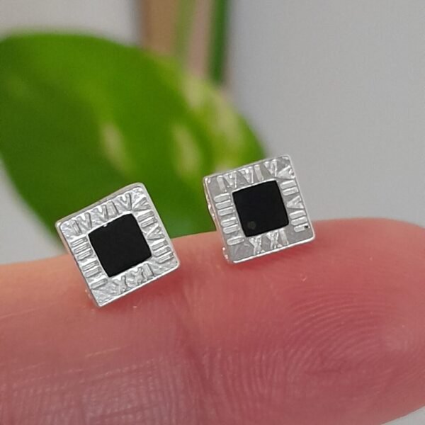 Aros Abridores Esmaltados cuadrado negro con borde números romanos – Plata 925