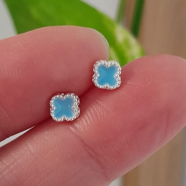 Aros Abridores esmaltado trébol celeste – Plata 925