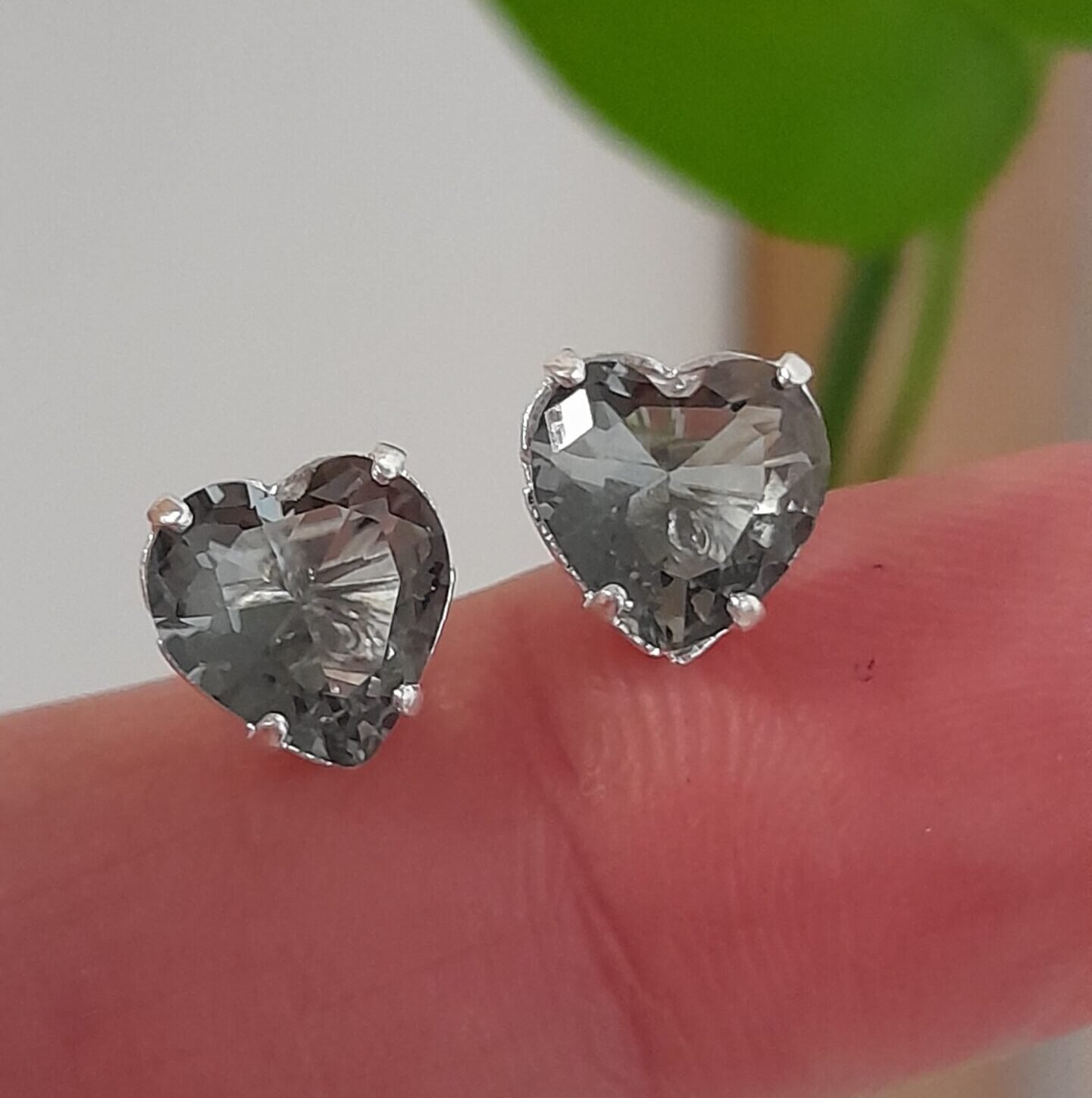 Aros Abridores brillo gris corazón – Plata 925