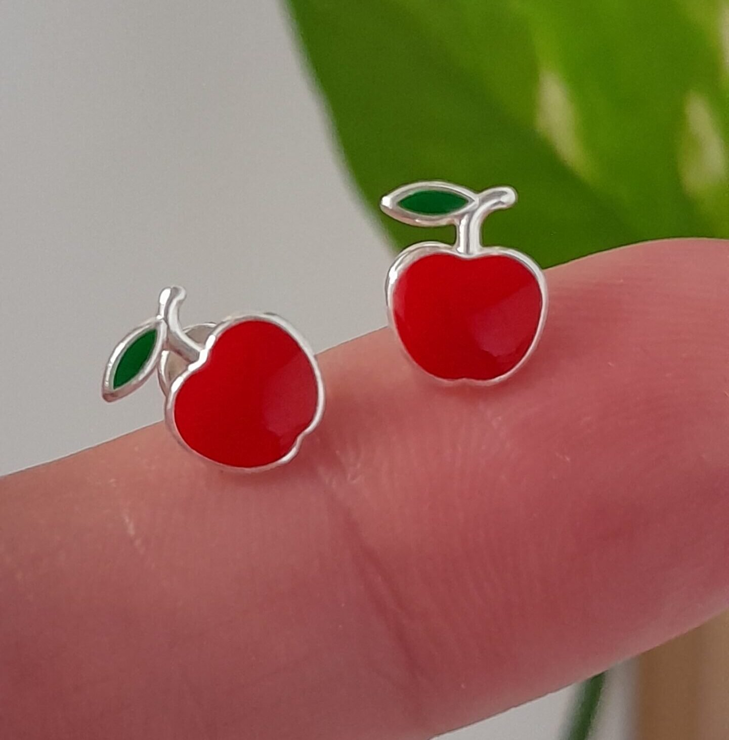 Aros Abridores Esmaltado manzana roja – Plata 925