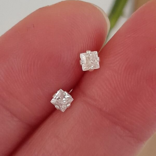 Aros Abridores Brillo cuadrado pequeño cristal – Plata 925