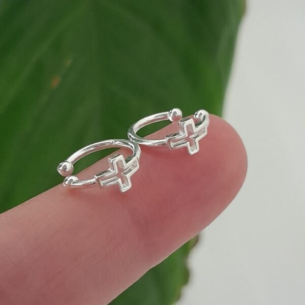 Aros mini cruz calados cierre cuff - Laminados