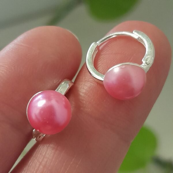 Aros huggies rosa perlados - Joyas laminadas