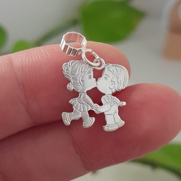 Dije calado pareja beso - Laminados