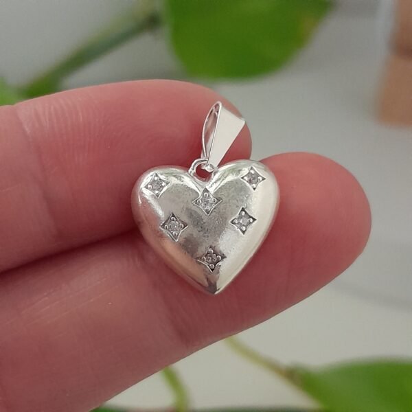 Dije mini corazón con diseño calado estrellas - Laminados