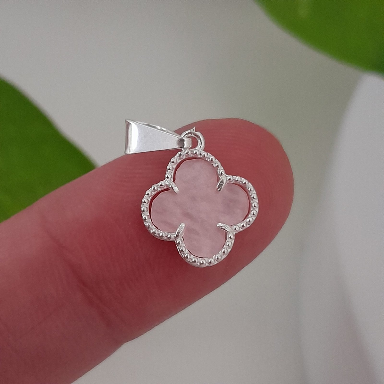 Dije mini trébol esmaltado rosa claro - Laminados