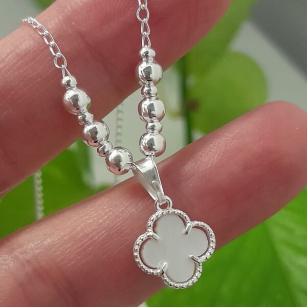 Conjunto Dije de Trébol blanco estilo Alhambra  - Laminados