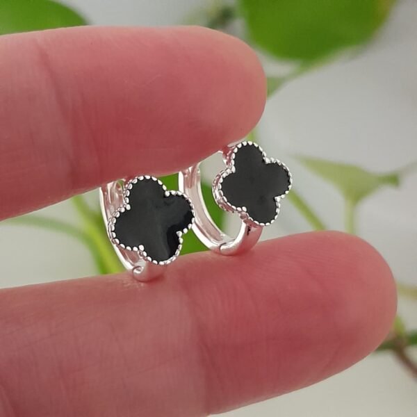 Aros argollas esmaltado trebol negro - Laminados