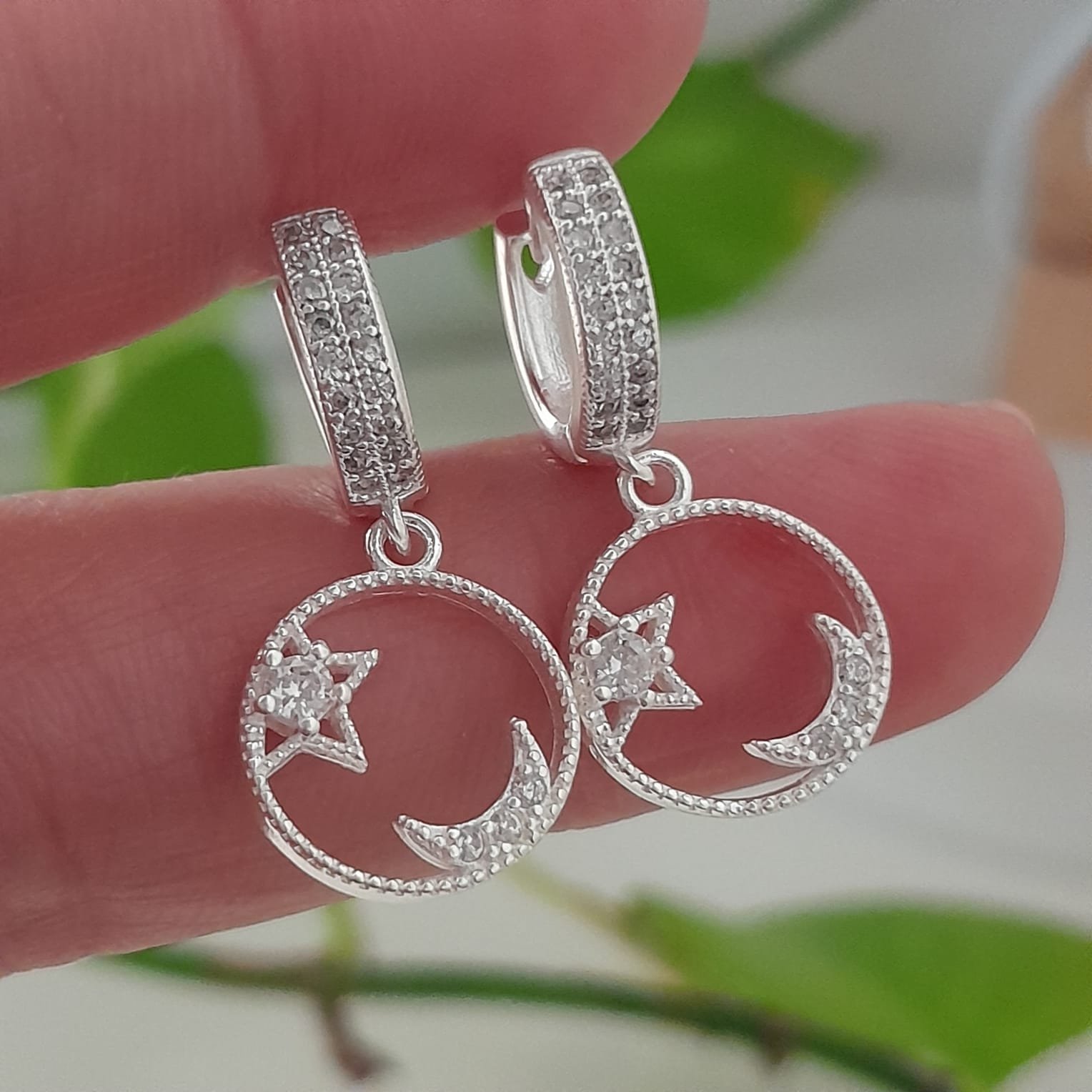 Aros huggies con brillo diseño lunita y estrella cristal – Laminados