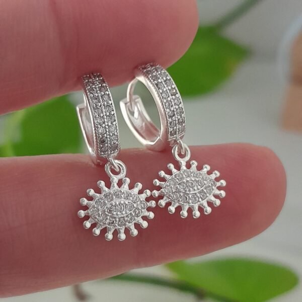 Aros huggies con brillo diseño de ojo – Laminados