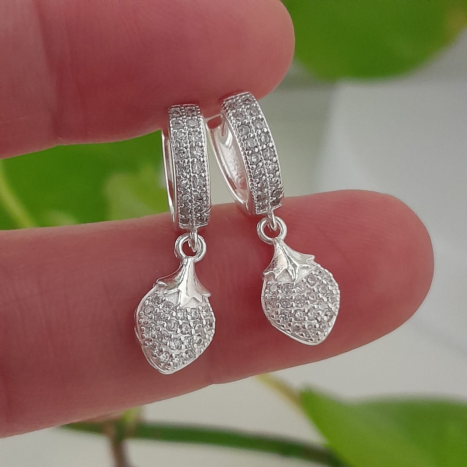 Aros huggies con brillo diseño frutillas – Laminados