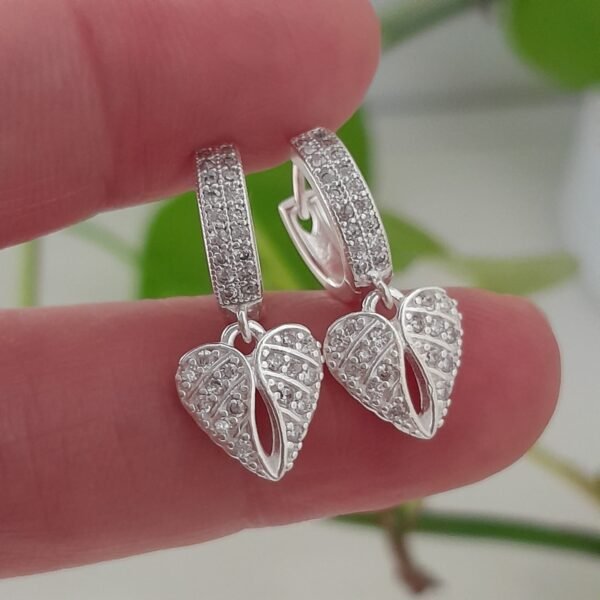 Aros huggies con brillo corazon calado – Laminados