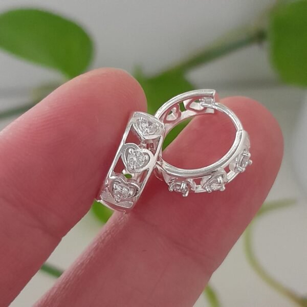 Aros huggies con brillo faja con corazones – Laminados