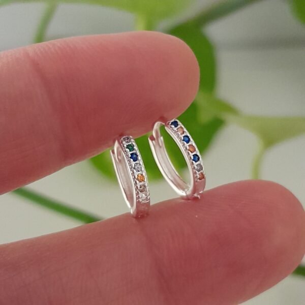 Aros huggies con brillo strass – Laminados