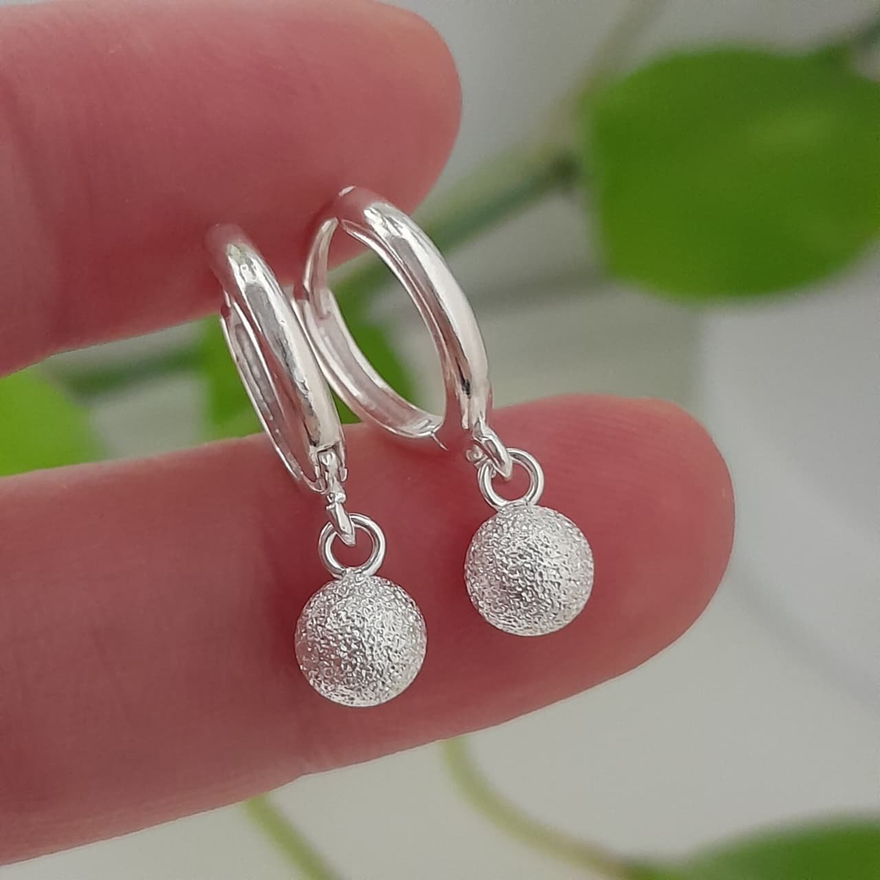 Aros bolas colgantes texturado – Laminados