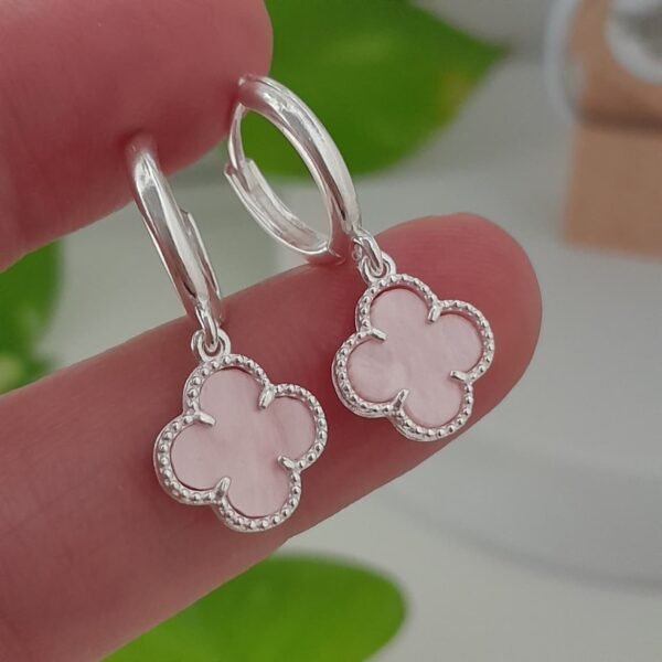 Aros trébol esmaltado rosa – Laminados