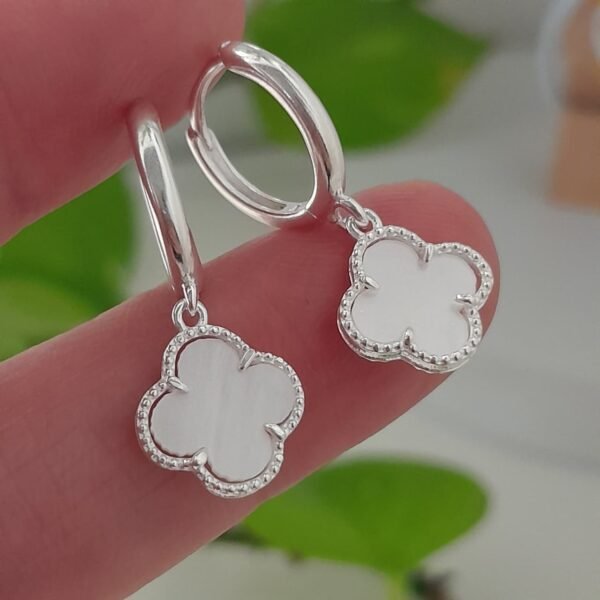 Aros colgante trébol esmaltados blanco - Laminados