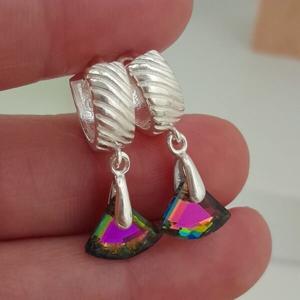 Aros colgante triangular cristal tornasolado - Laminados