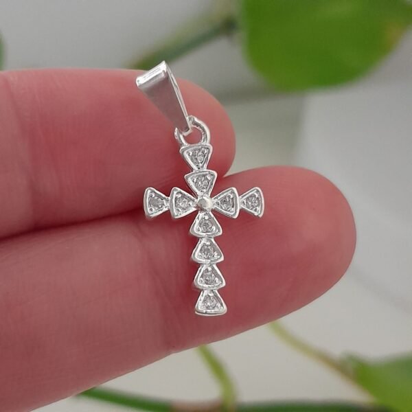 Dije cruz con brillo triangular - Laminados