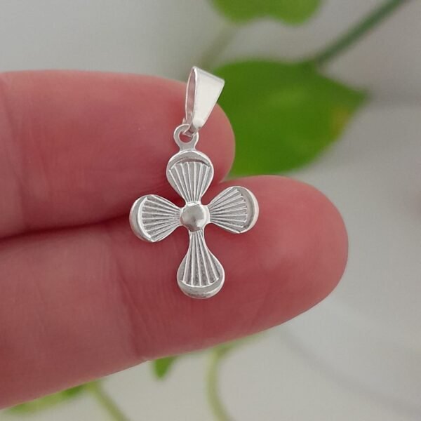 Dije cruz redondeado - Laminados