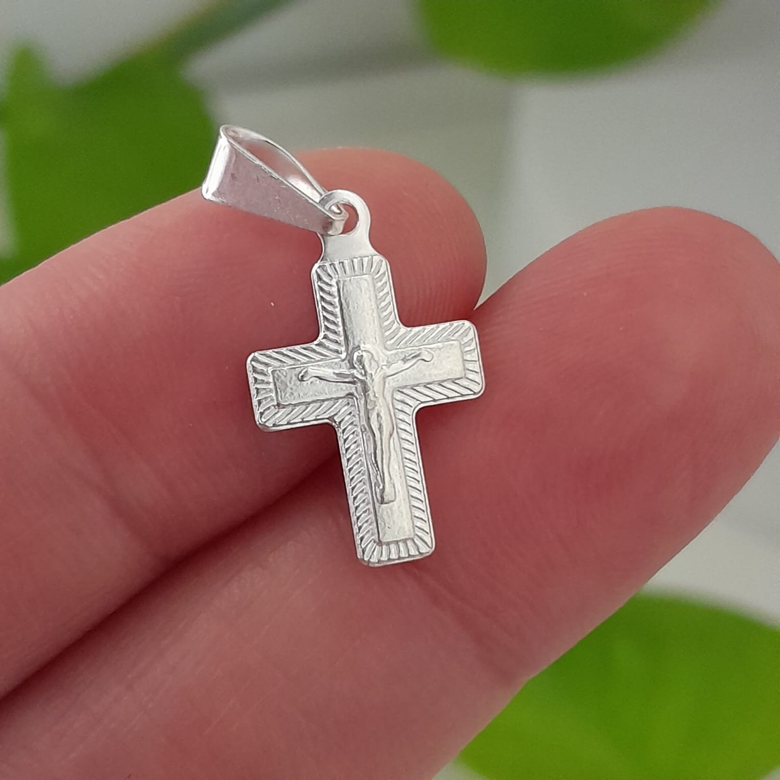 Dije cruz con figura - Laminados