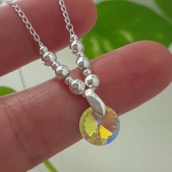 Conjunto cadena con bolitas degrade y dije cristal swarovski amarillo – Laminados