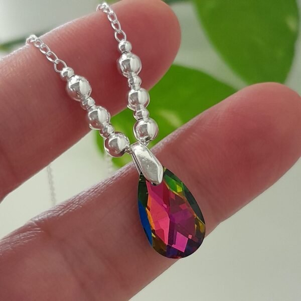 Conjunto cadena con bolitas degrade y dije gota cristal swarovski tornasol – Laminados