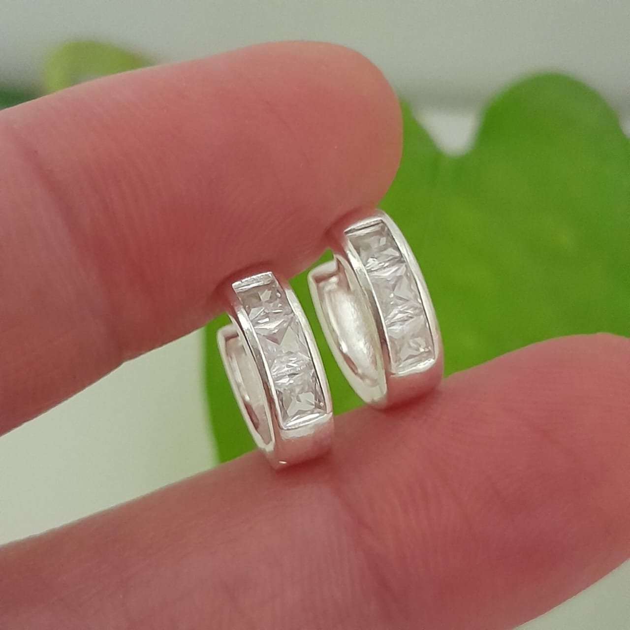 Aros huggies mini con brillo anchos triple cristal – Laminados