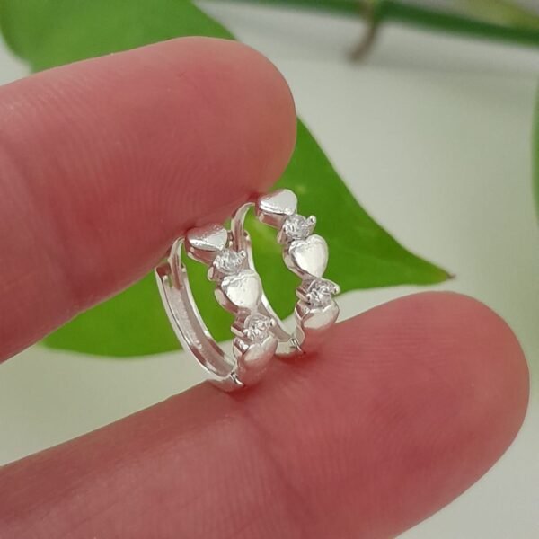 Aros huggies mini con brillo corazón y strass – Laminados