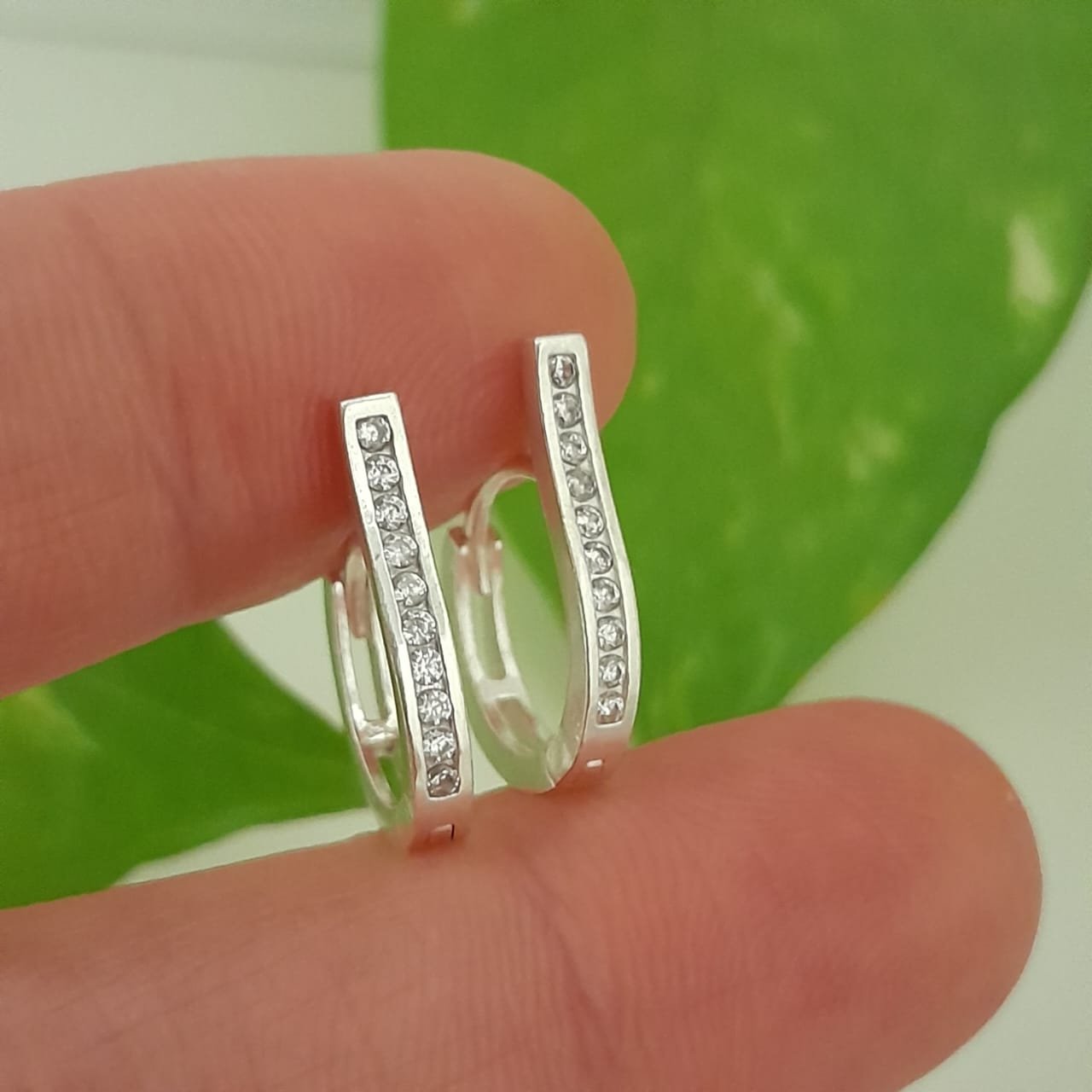 Aros huggies mini con brillo sin fin – Laminados - Image 2