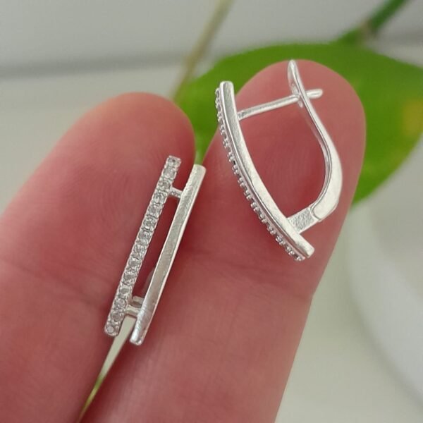 Aros huggies mini con brillo con linea simple de strass– Laminados