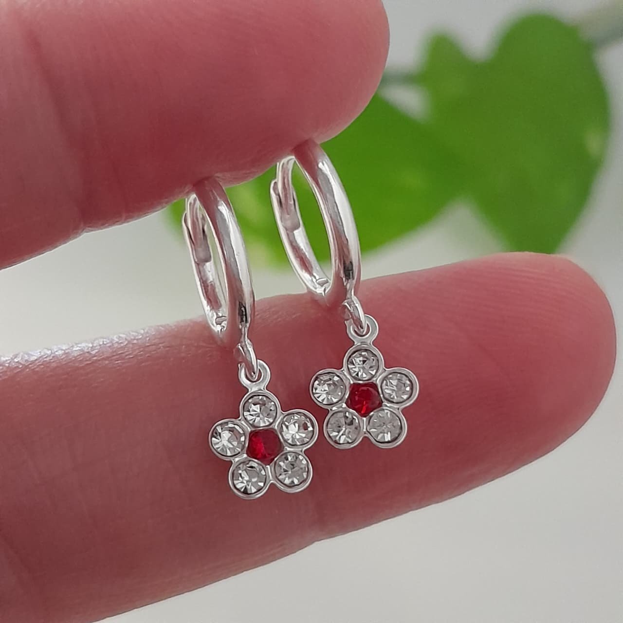 Aros cierre huggies con cubic flor brillo - Laminados