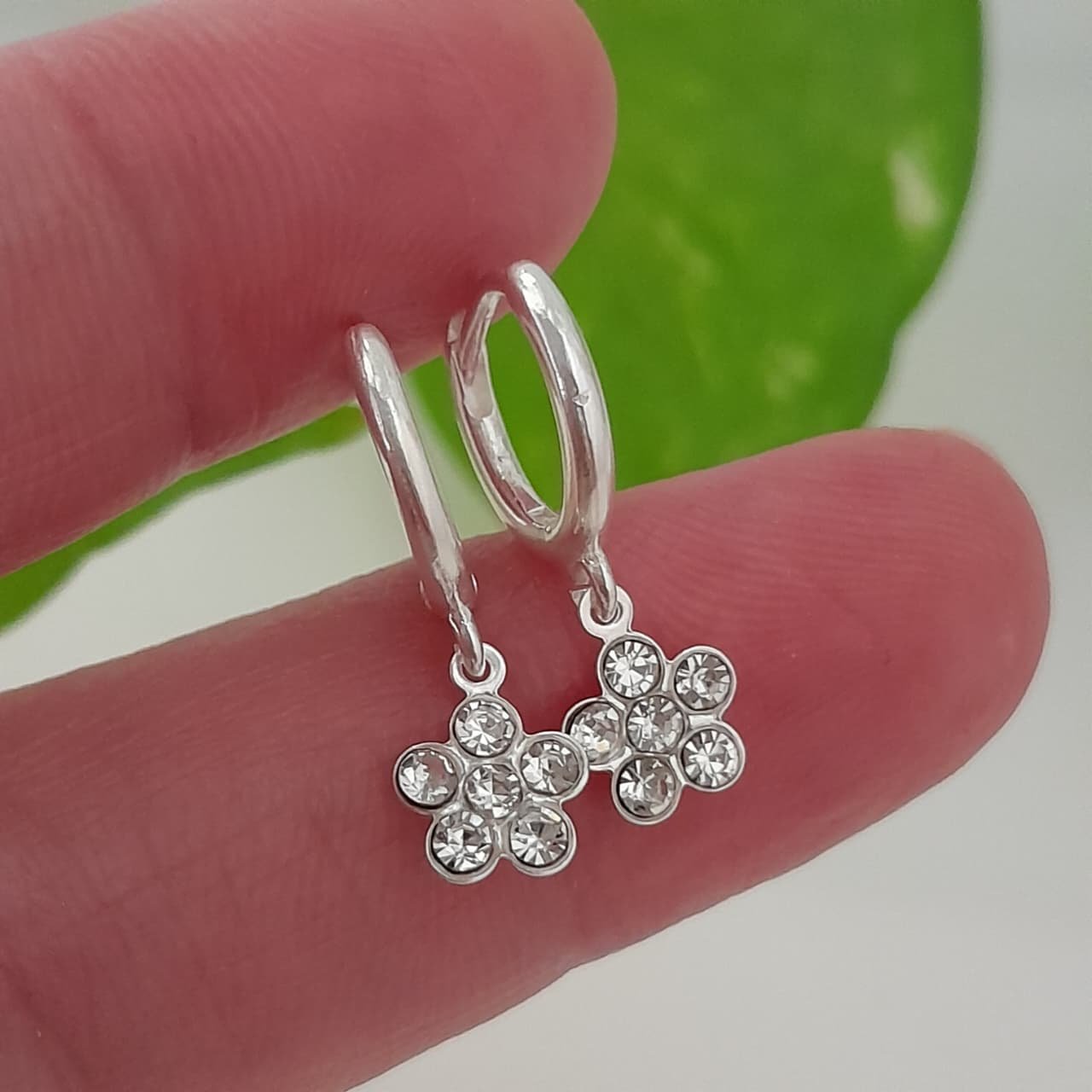 Aros cierre huggies con cubic flor brillo - Laminados