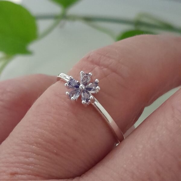 Flor brillo violeta-anillo italiano