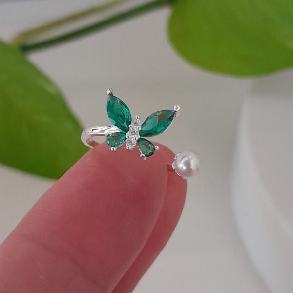 Mariposa verde ajustable y perla-anillo italiano