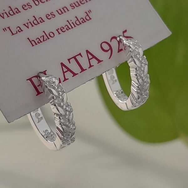 Huggies trenzados y brillo-argolla italiana