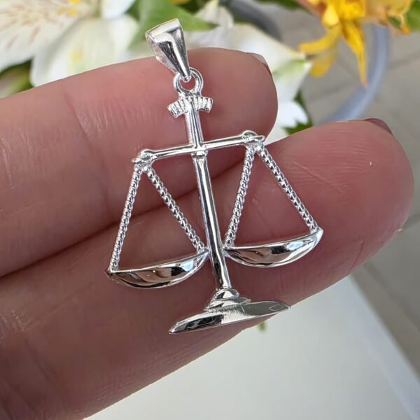 Balanza de la justicia-dije italiano
