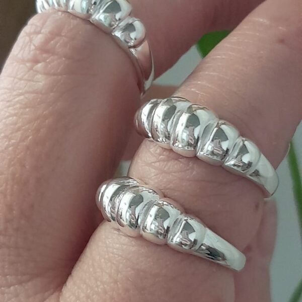 Bombeado liso-anillo italiano