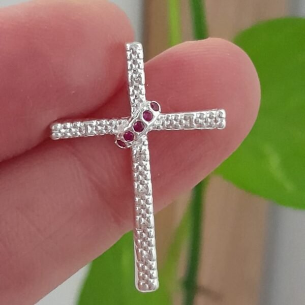 Cruz lisa con brillo rosa-dije italiano