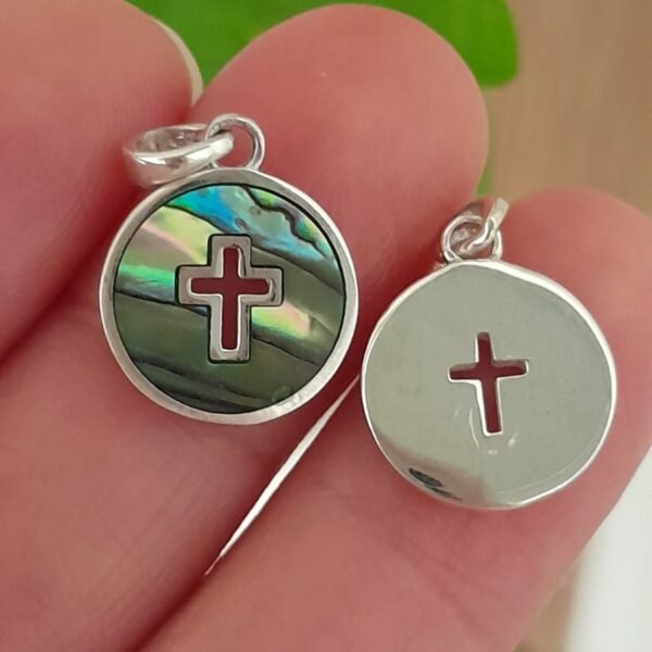 Cruz calada con nácar-dije italiano