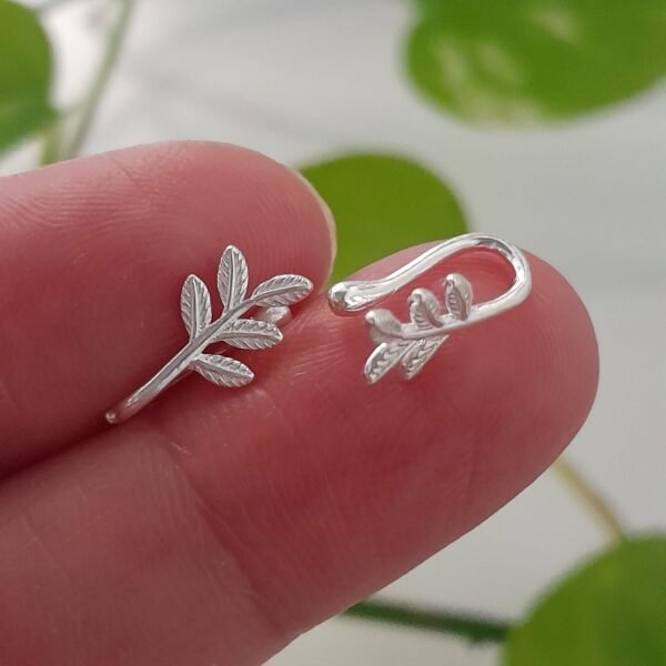 Cuff y piercing hojas liso-aro laminado