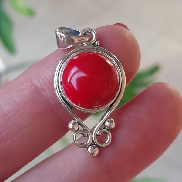 Colgante de cornalina engarzado en plata 925