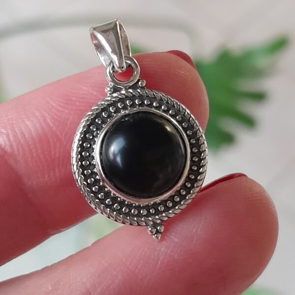Colgante de plata 925 con piedra ónix negro