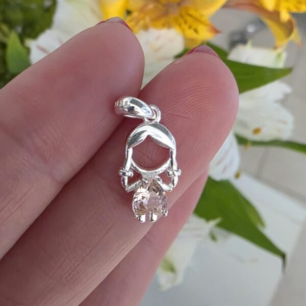 Dije italiano niña cubic rosa