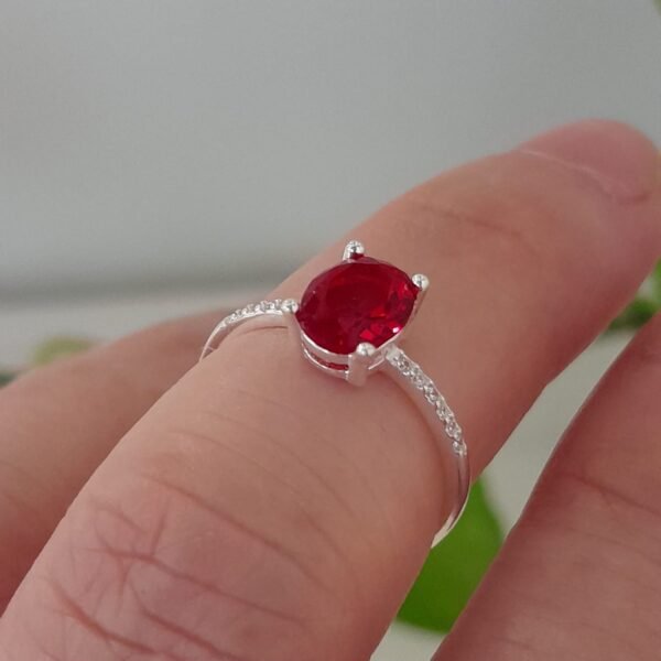 Brillo ovalado rojo-anillo italiano