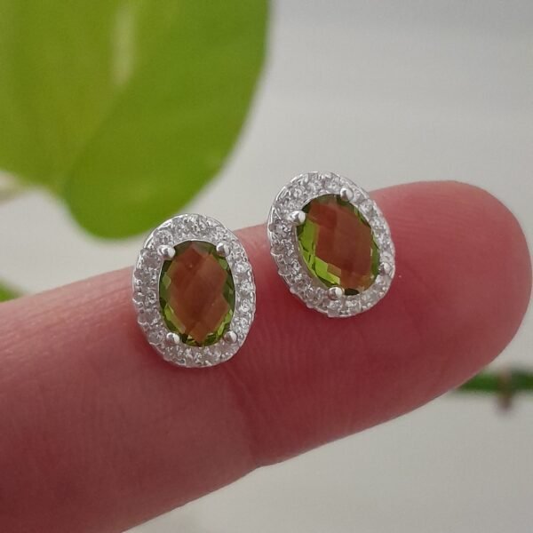 Ovalo brillo verde-pasante italiano