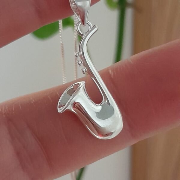 Saxofón liso-dije italiano